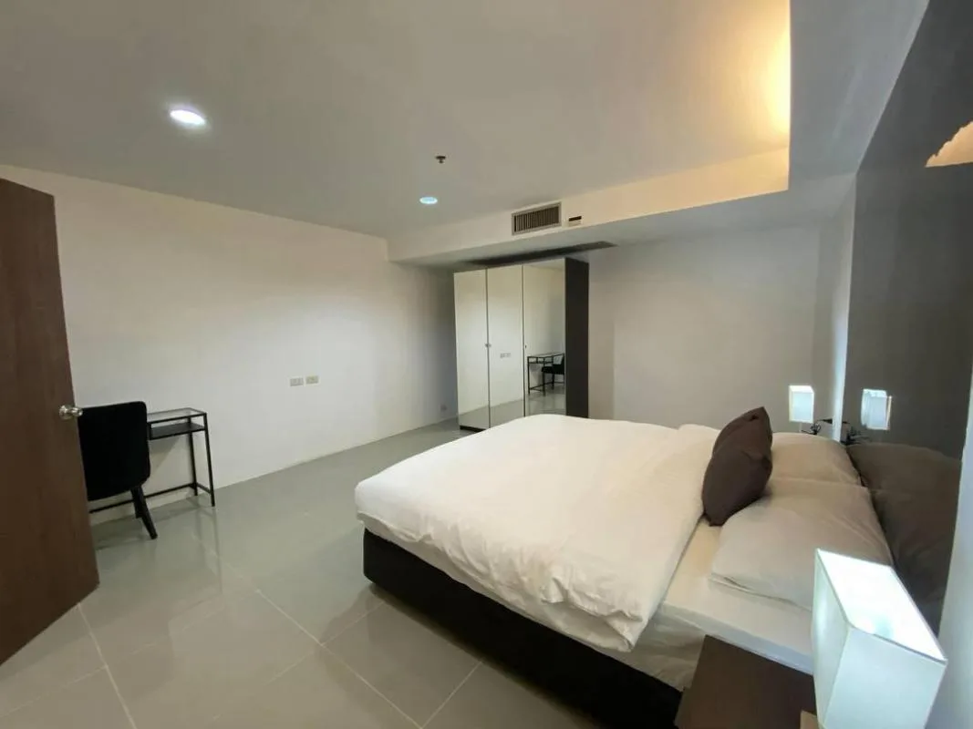 Property photos for The Waterford Diamond