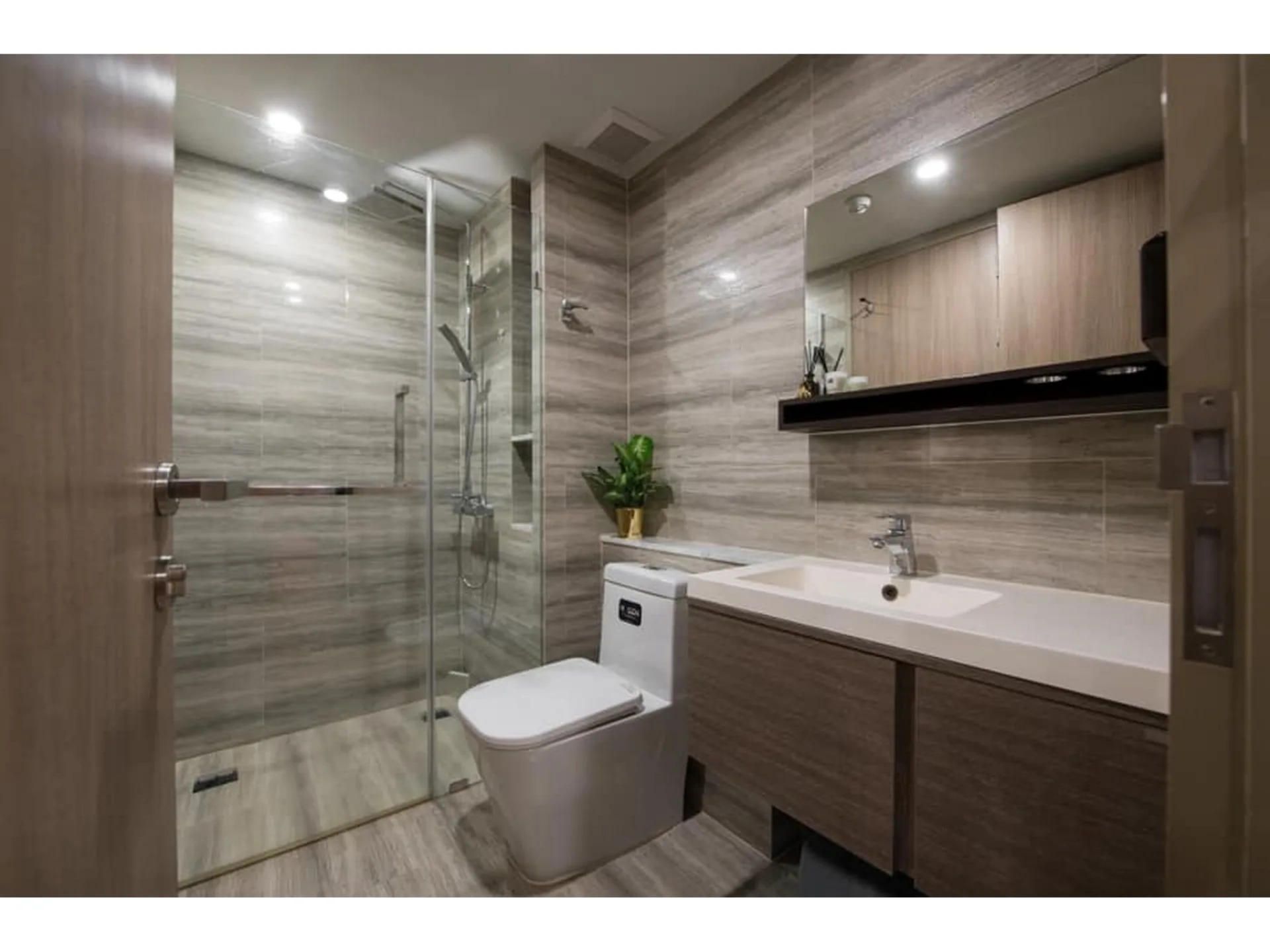 Property photos for FYNN Aree