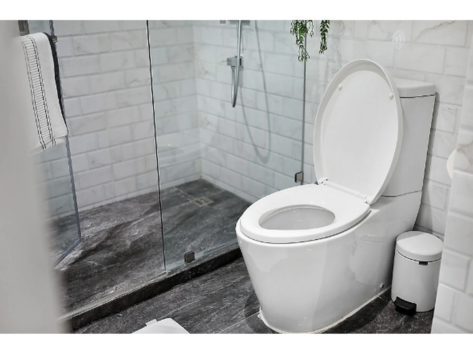 Property photos for State Tower