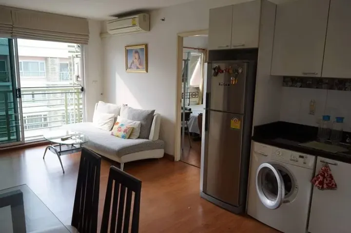 Property photos for Phahol Metro