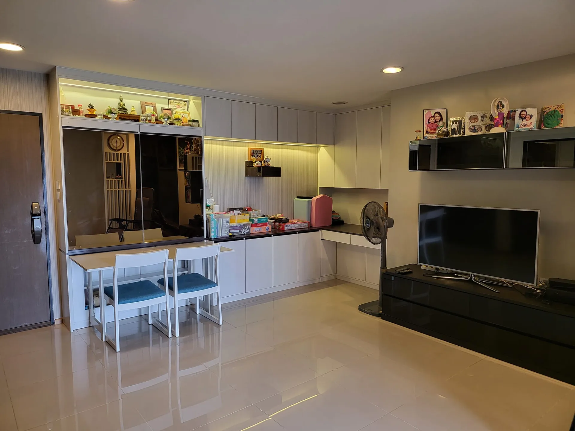 Property photos for The Tempo Phaholyothin