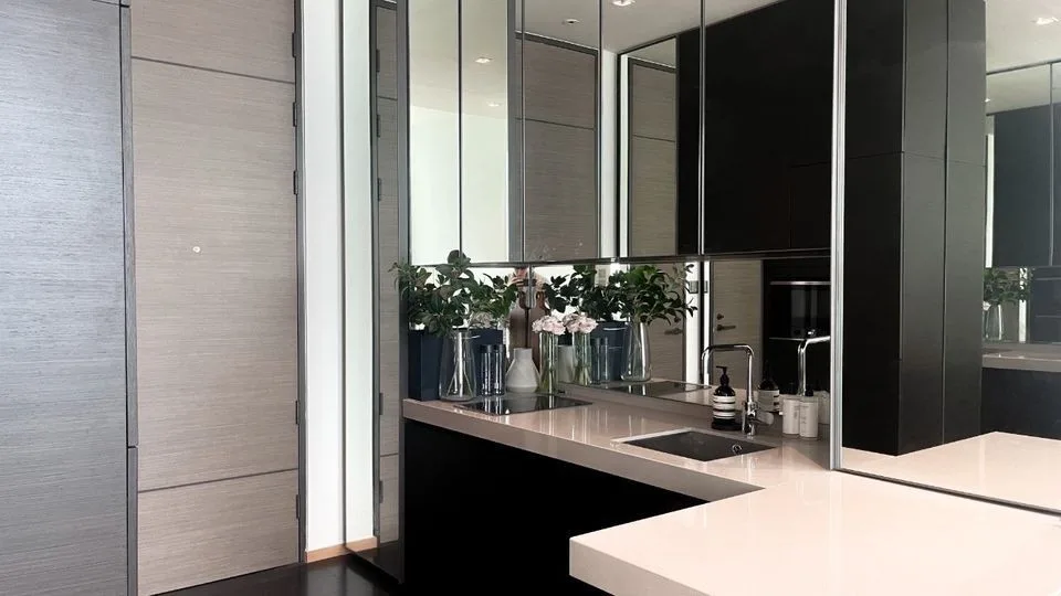 Property photos for 28 Chidlom