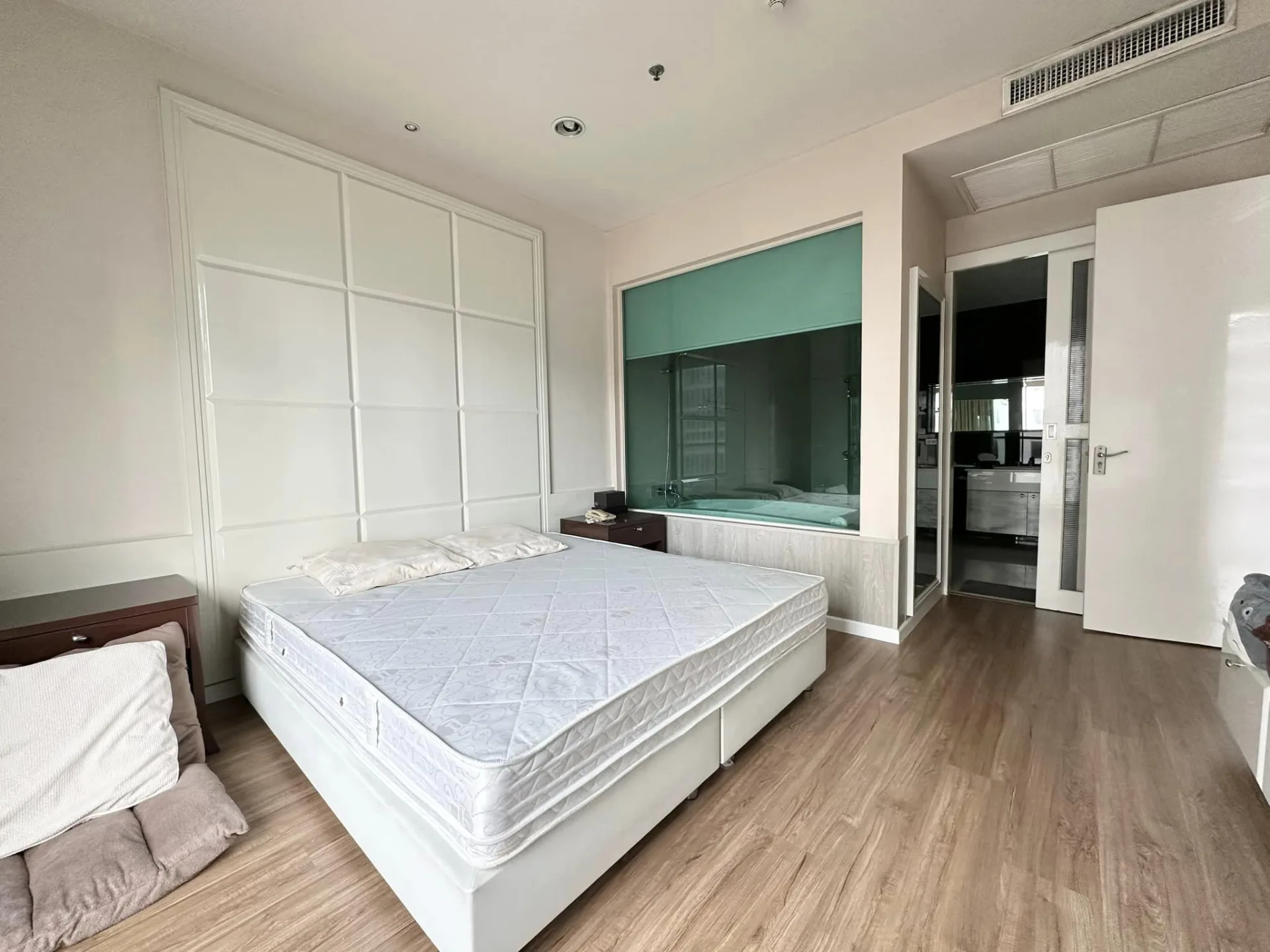 Property photos for The Address Chidlom