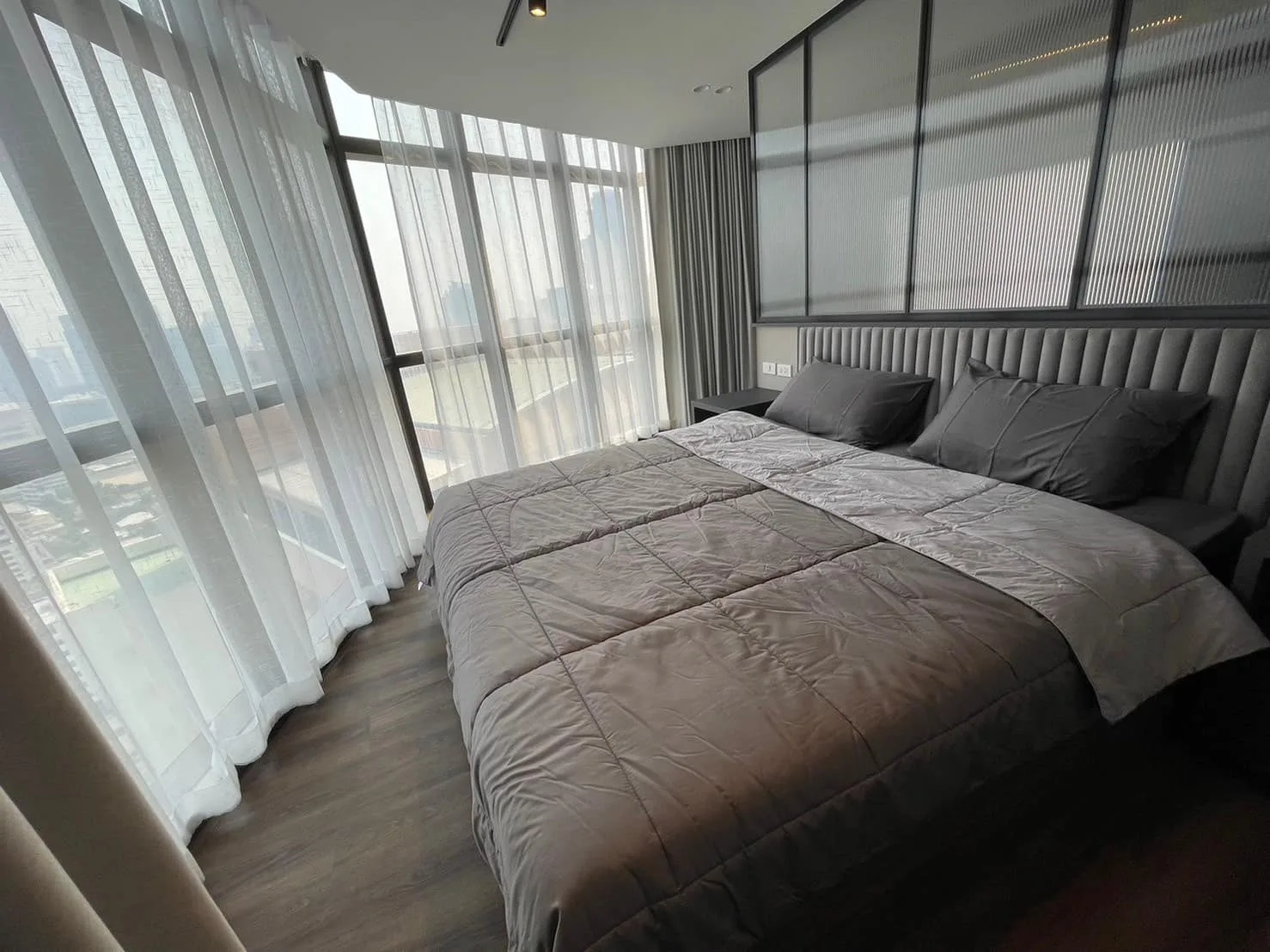 Property photos for State Tower