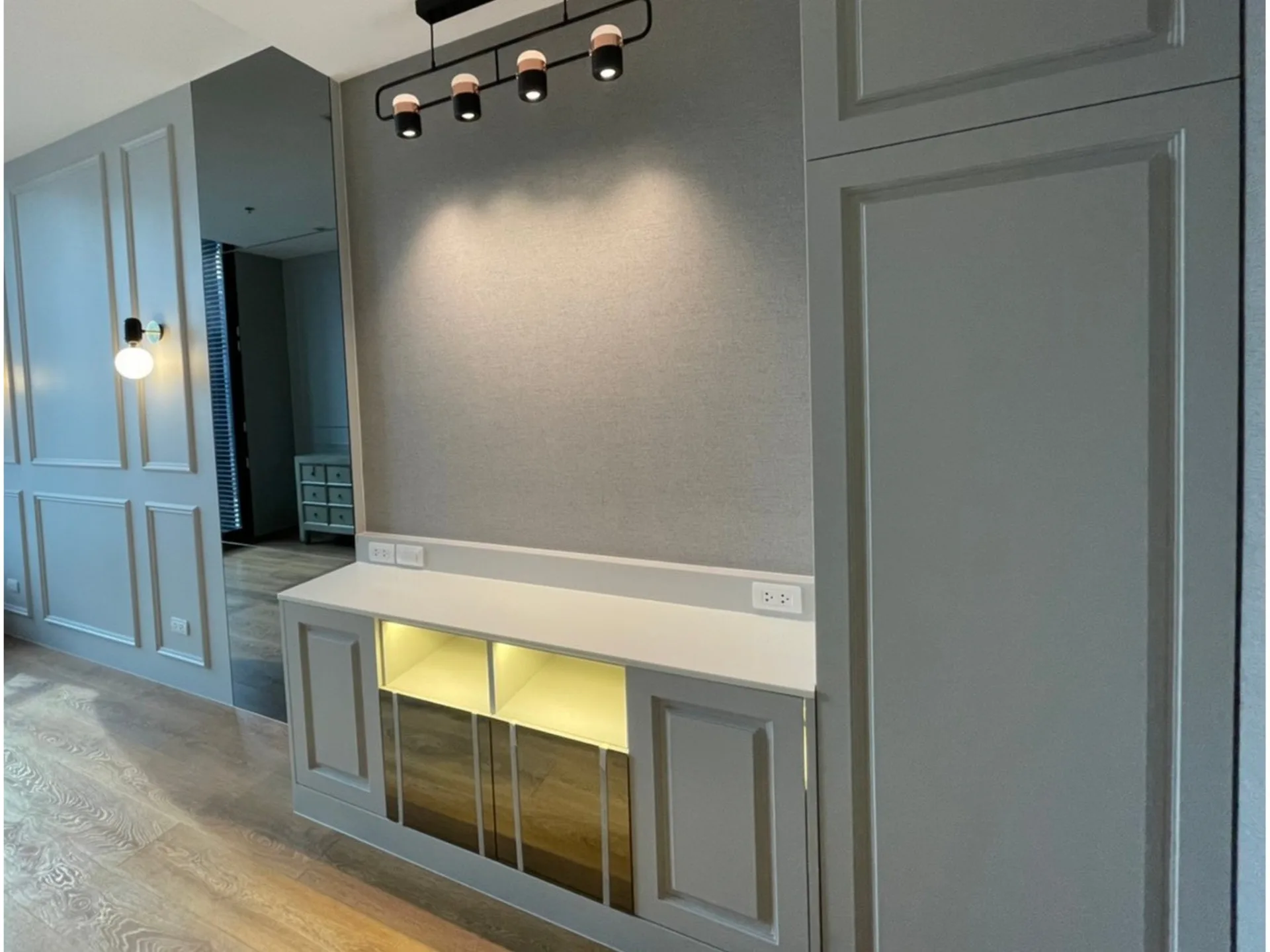 Property photos for Noble BE 33