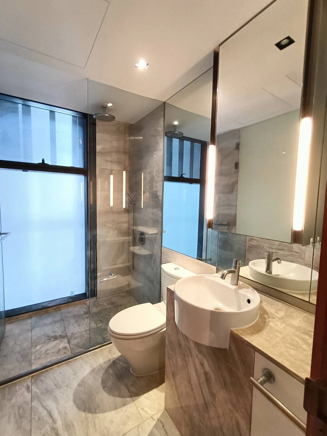 Property photos for The Met