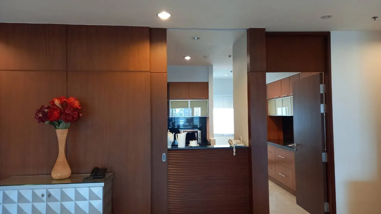 Property photos for Royal Residence Park