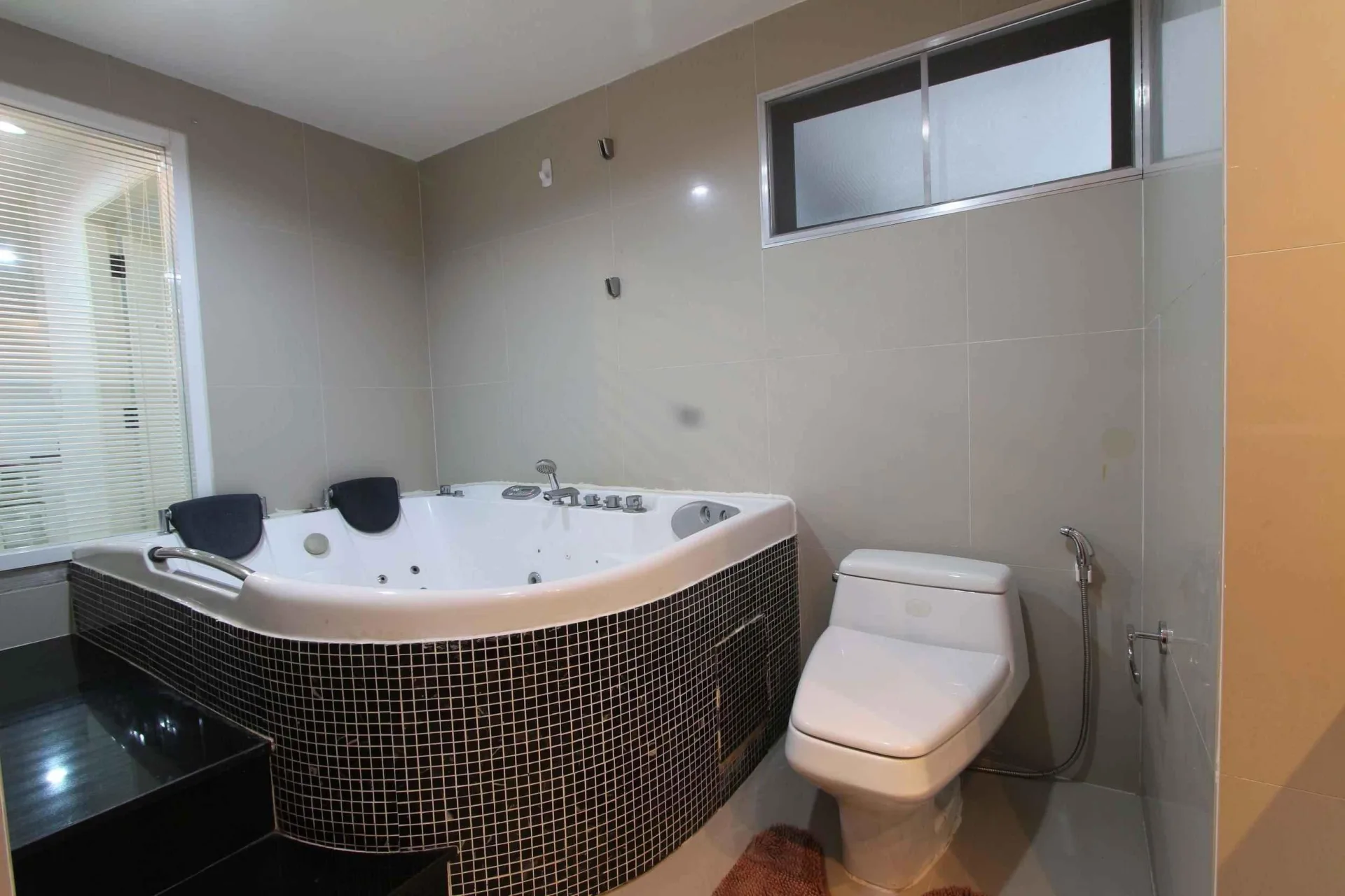 Property photos for Las Colinas