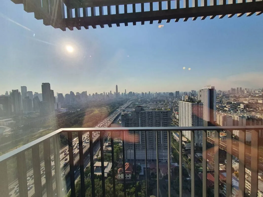 Property photos for Life Asoke Hype