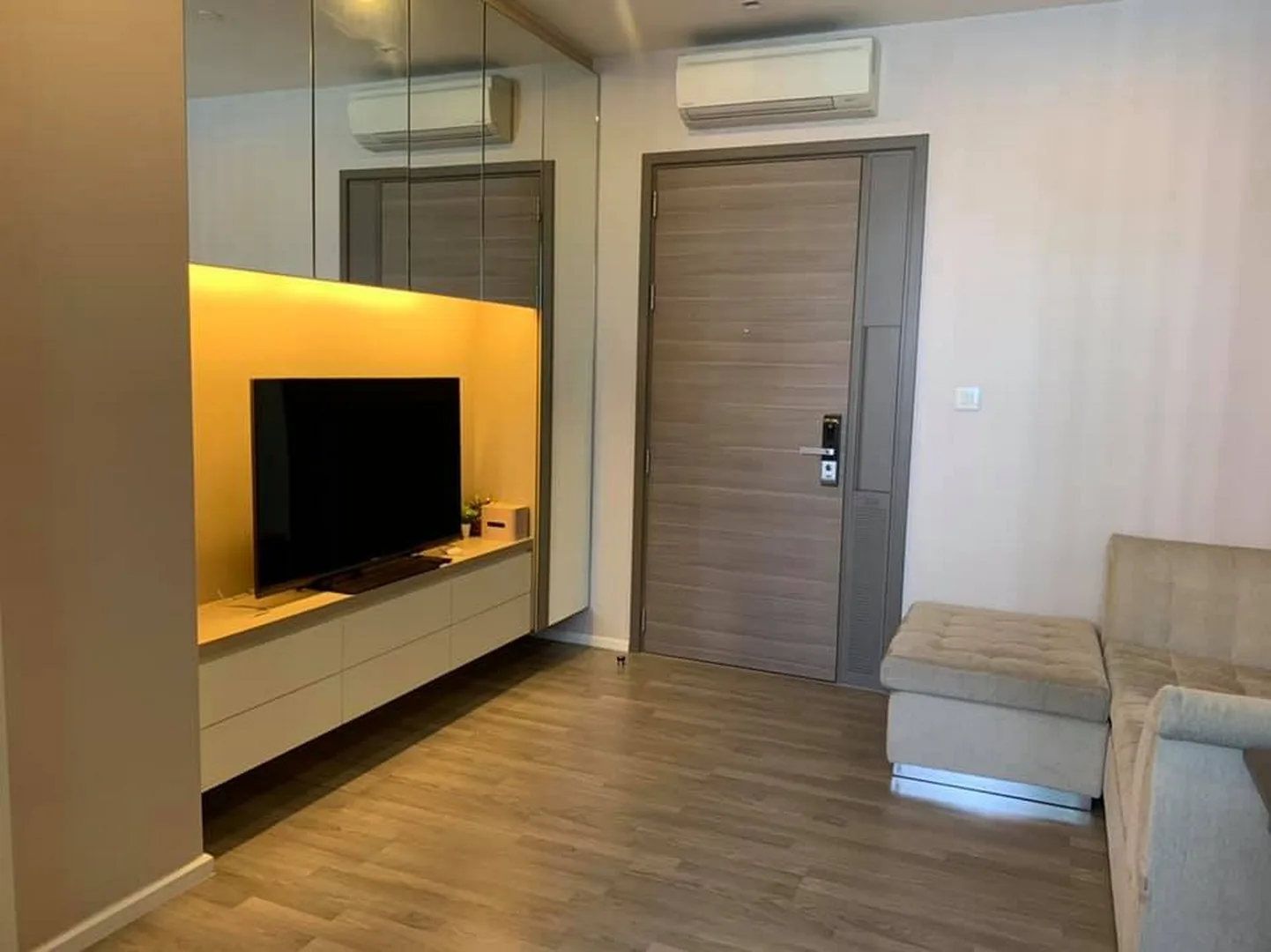 Property photos for The Room Sukhumvit 69
