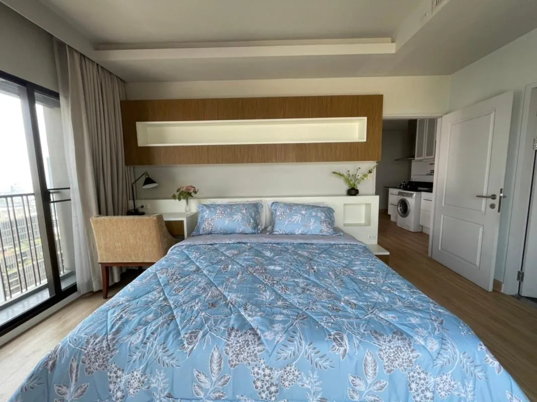Property photos for Noble Refine