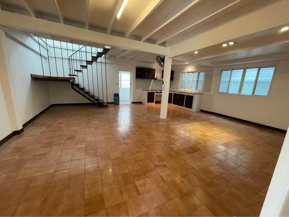 Property photos for Townhouse Soi Yen Akat 3
