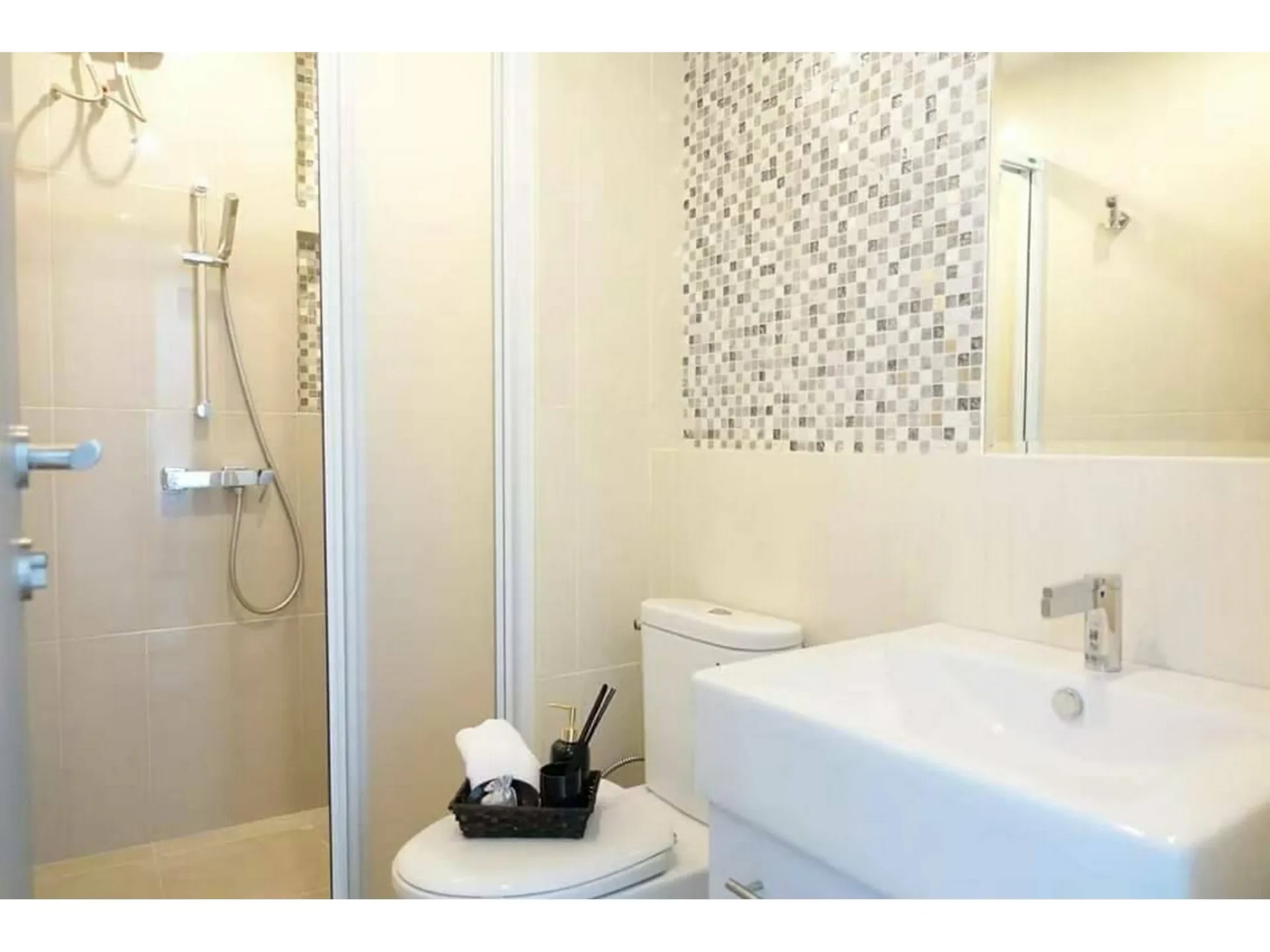 Property photos for Life Ratchadapisek