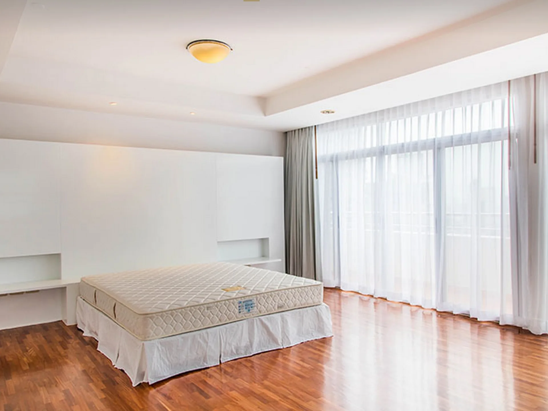 Property photos for Krungthep Thani Tower