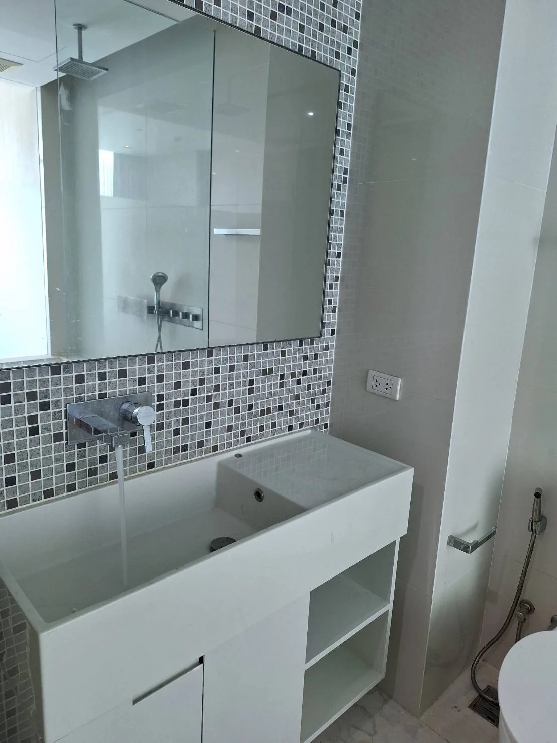 Property photos for The Room Sukhumvit 21