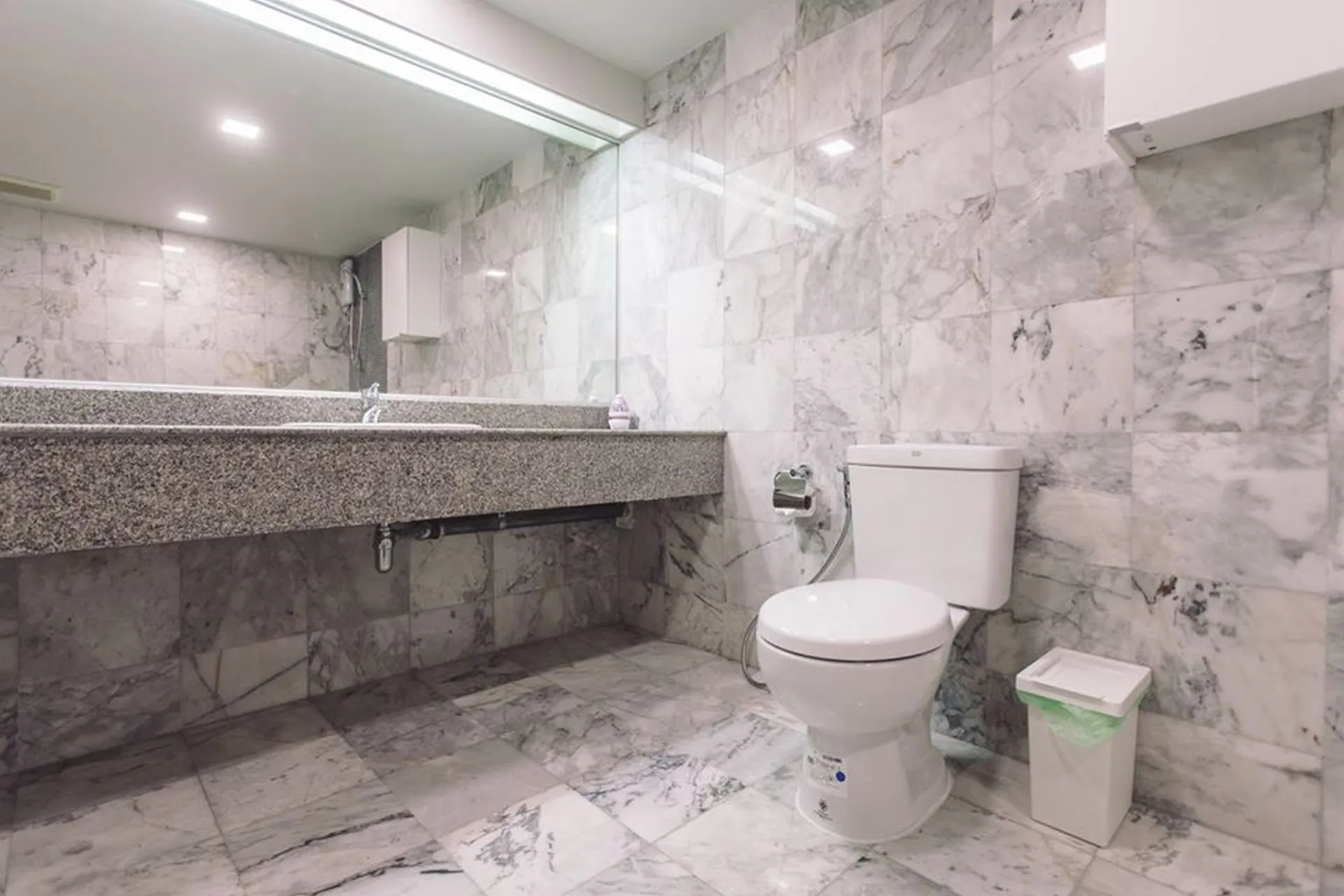 Property photos for State Tower