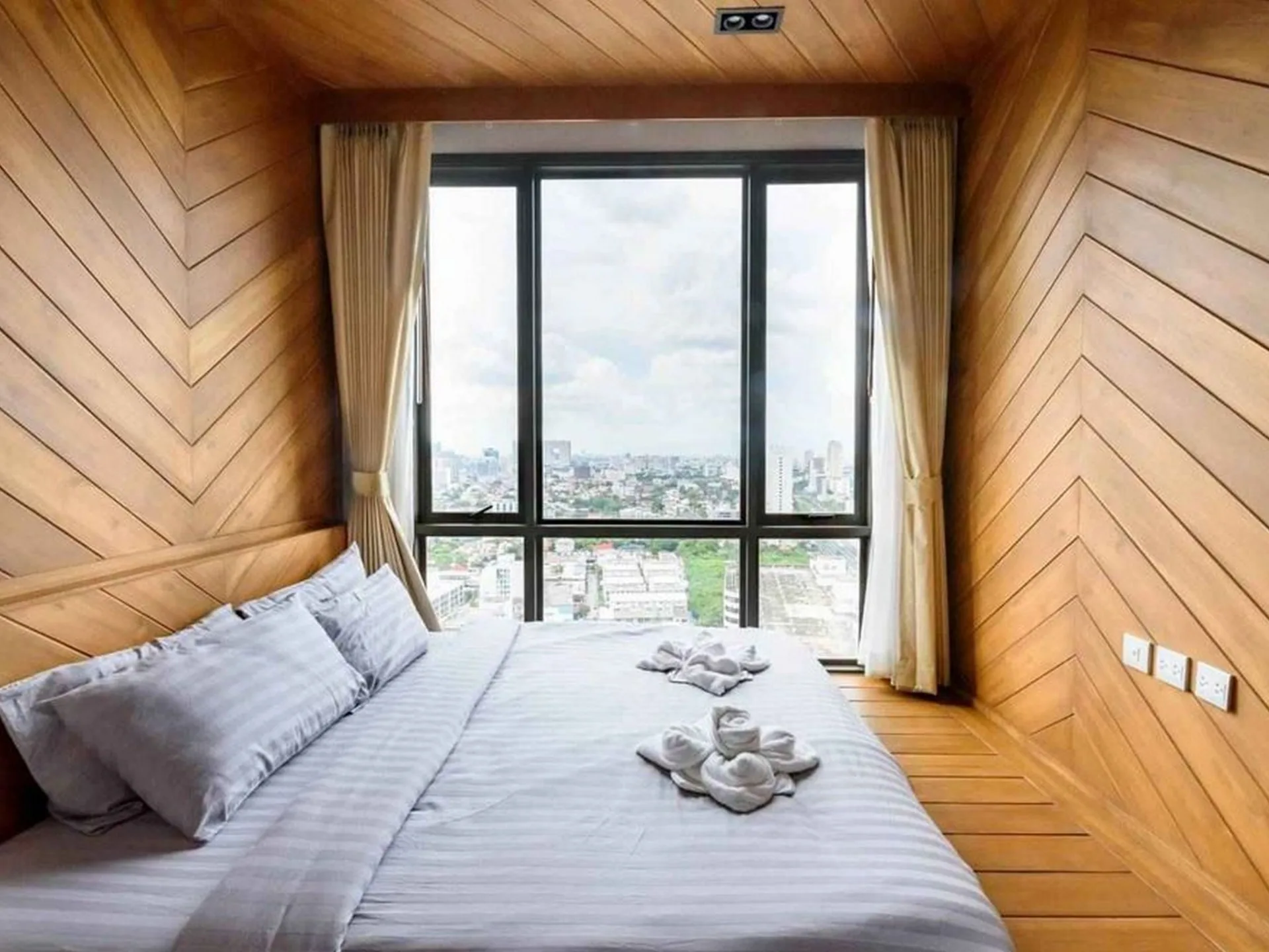 Property photos for Whizdom Avenue Ratchada - Ladprao