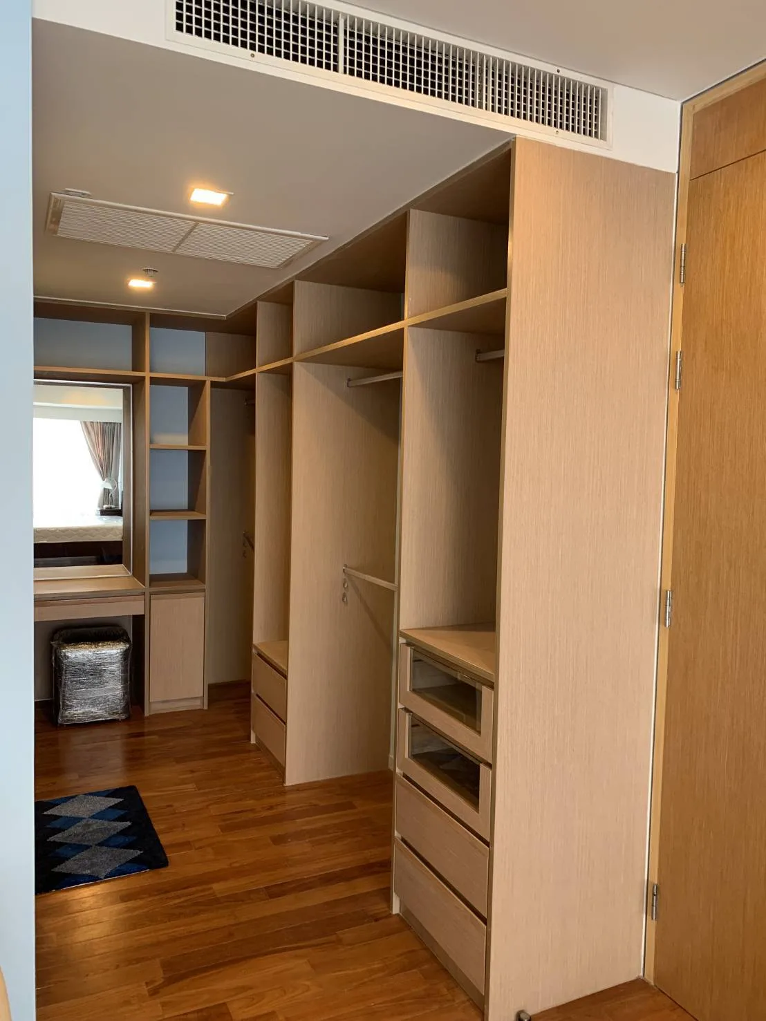 Property photos for Amanta Lumpini