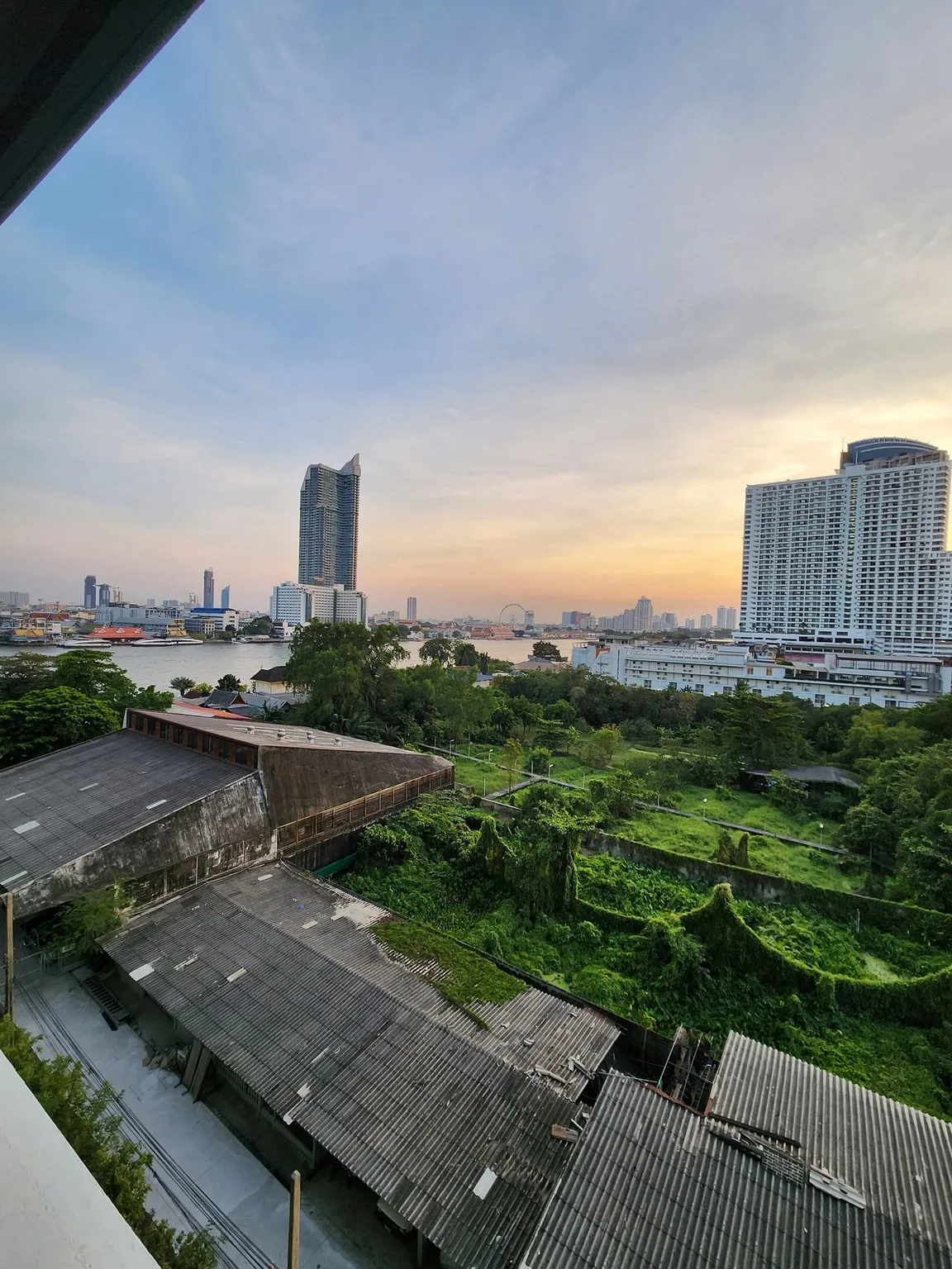 Property photos for Chapter Charoennakhorn-riverside