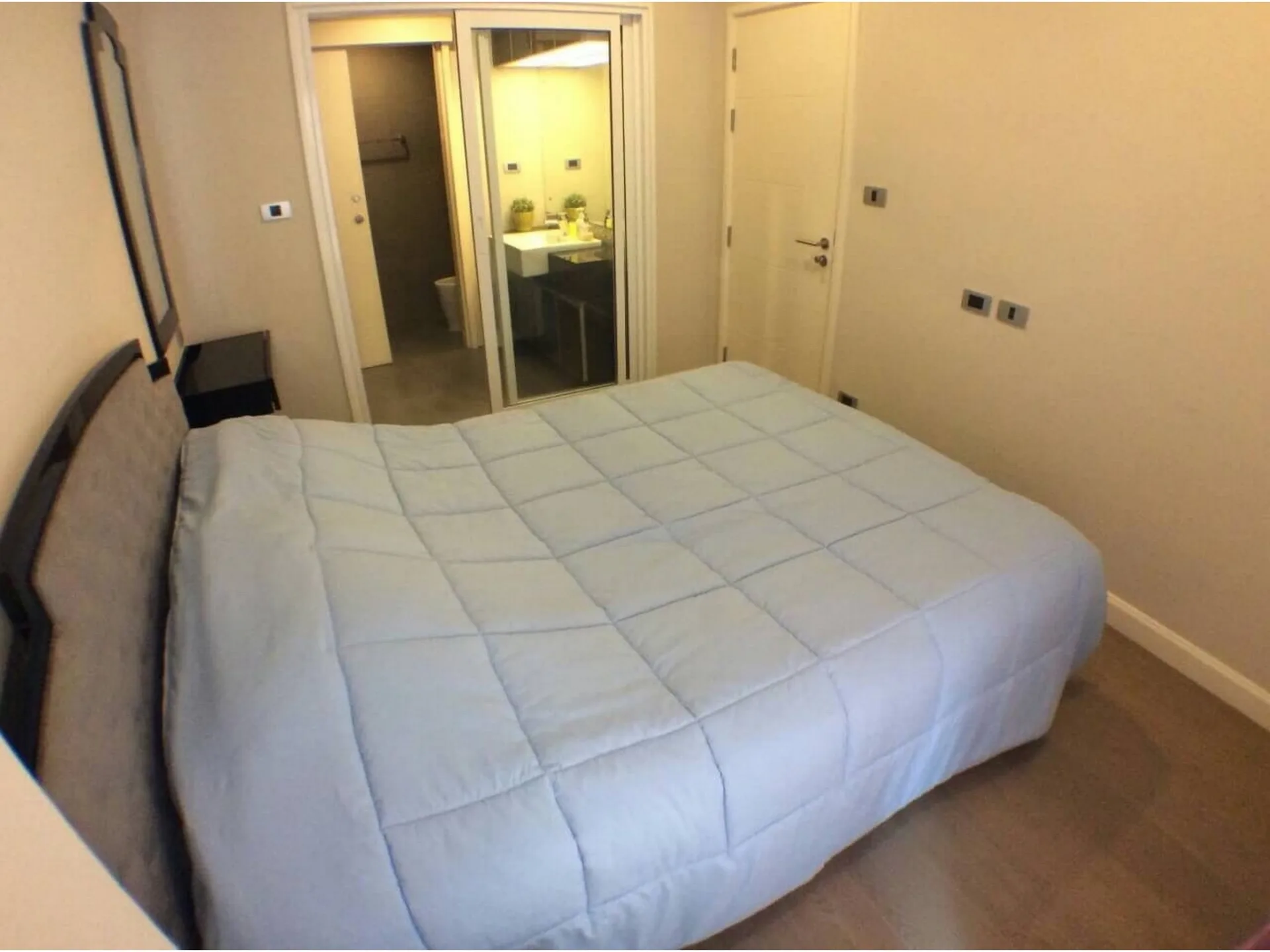 Property photos for The Crest Sukhumvit 34