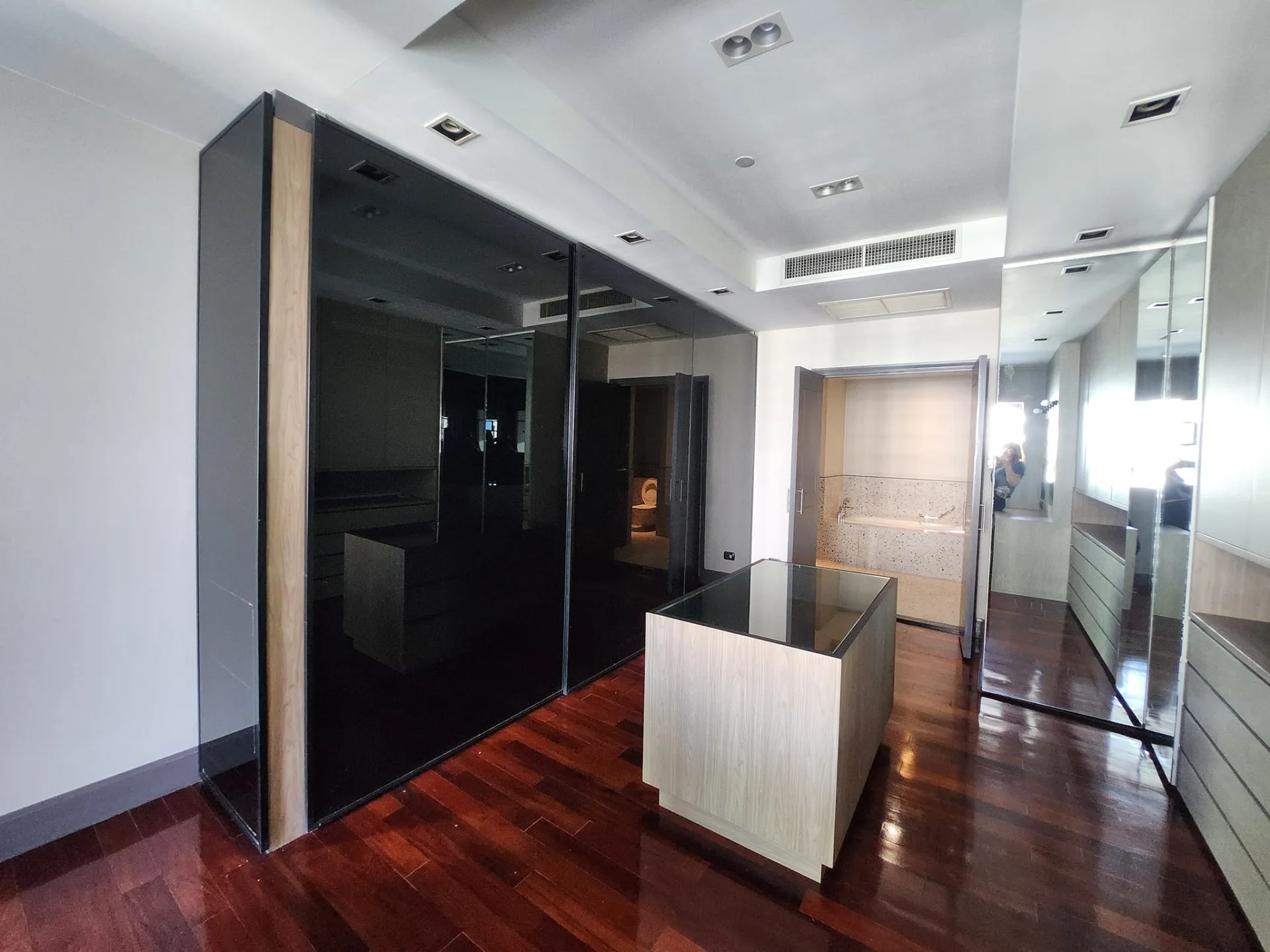 Property photos for Sky Villas Sathorn