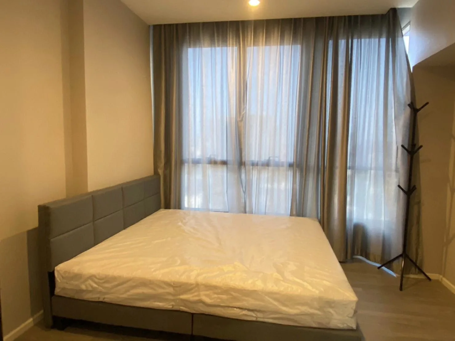 Property photos for The Room Sathorn - St.Louis