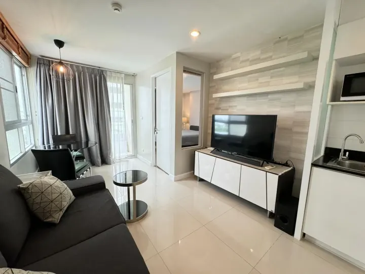 Property photos for The Clover Thonglor