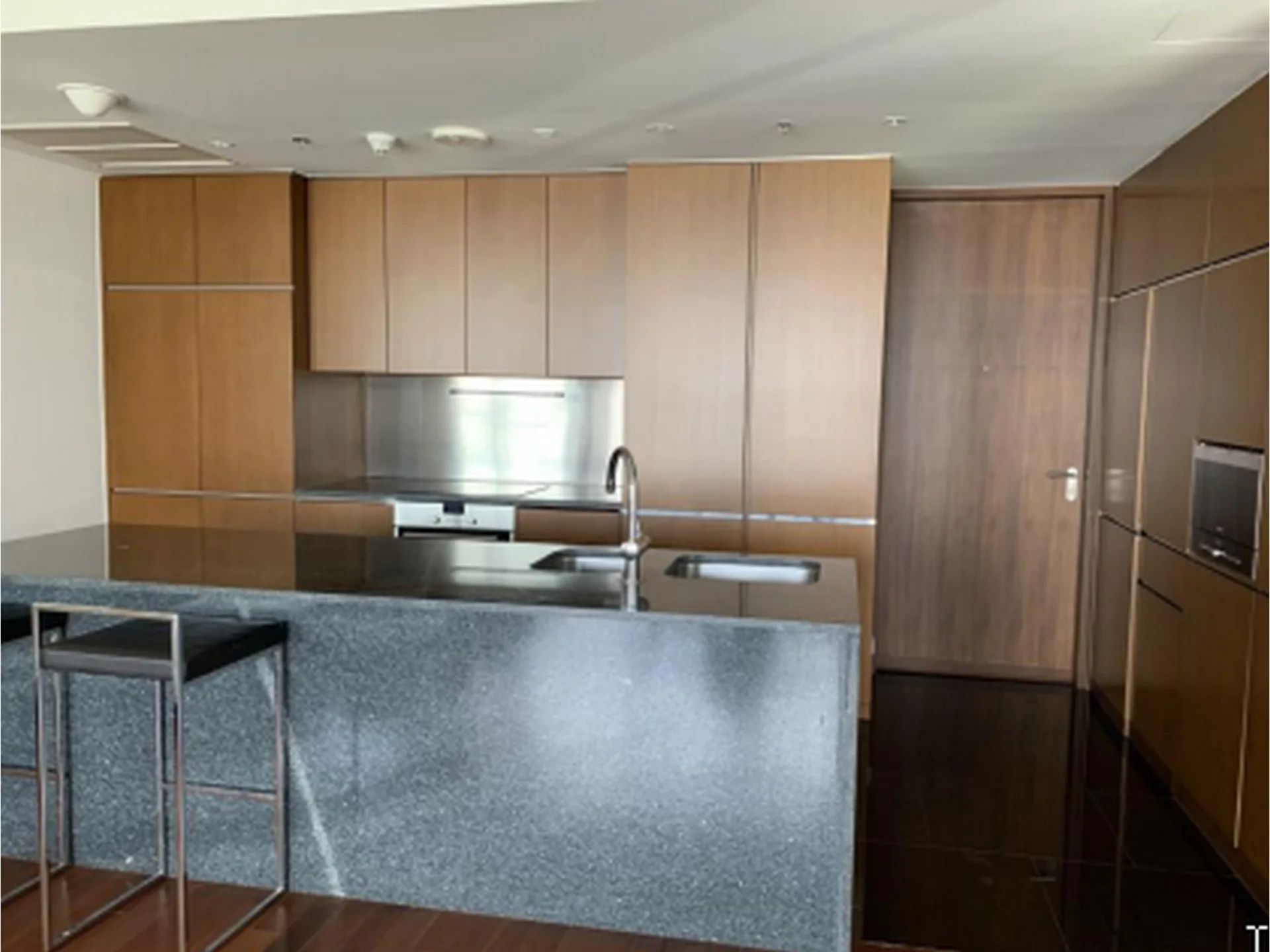 Property photos for Hansar Rajdamri
