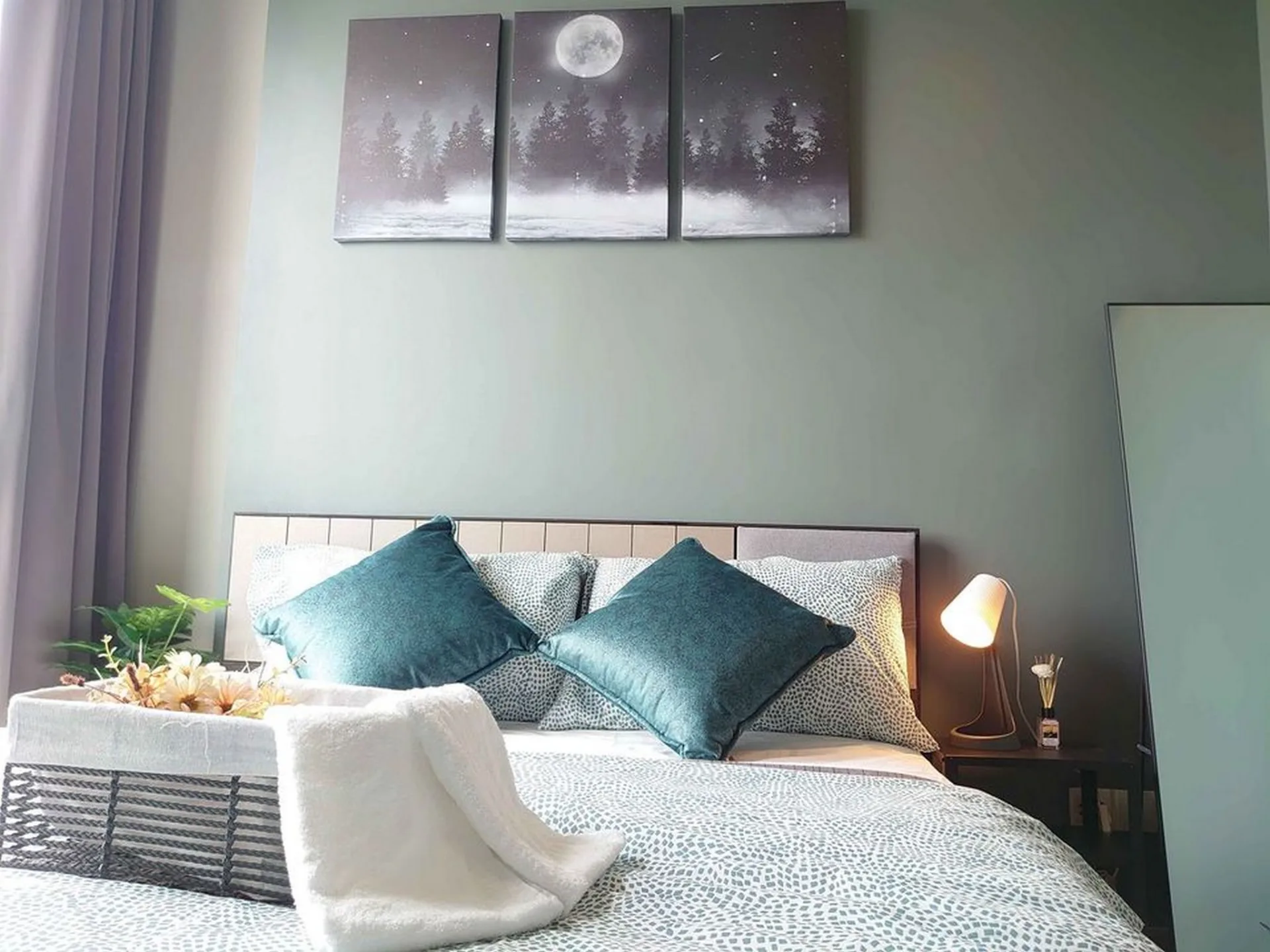 Property photos for The Line Wongsawang