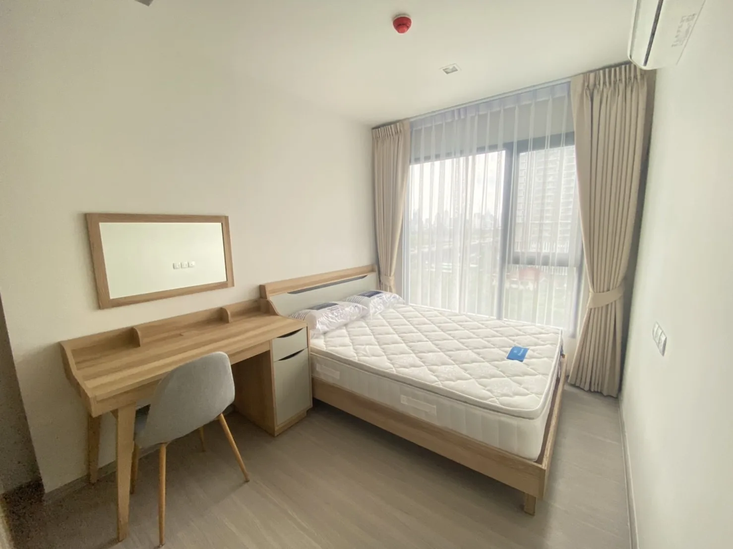Property photos for Life Asoke Hype