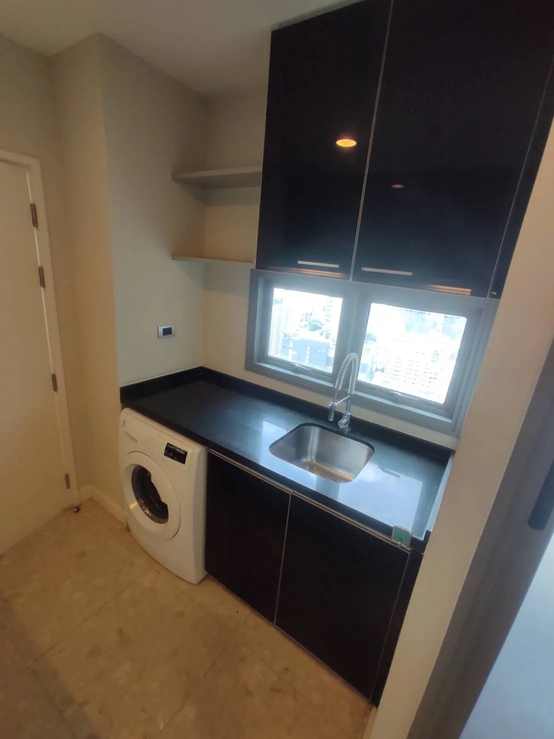 Property photos for The Crest Sukhumvit 34