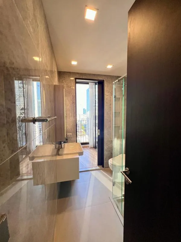 Property photos for Noble Around Ari