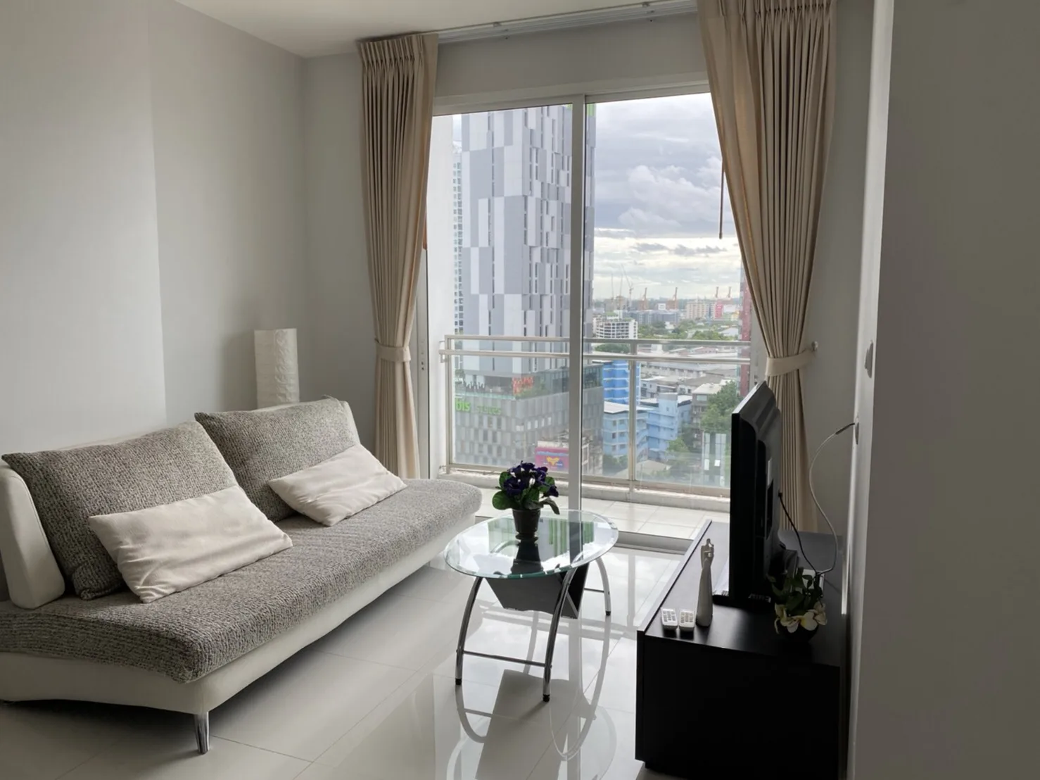 Property photos for The Bloom Sukhumvit 71