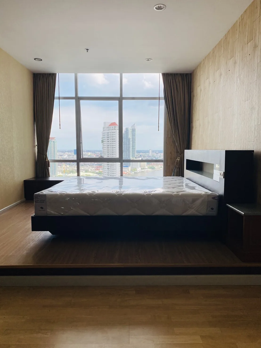 Property photos for Baan Sathorn Chaopraya