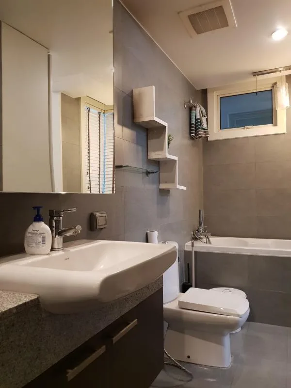 Property photos for MANHATTAN CHIDLOM