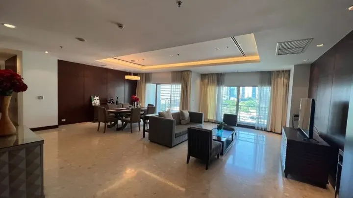 Property photos for Royal Residence Park