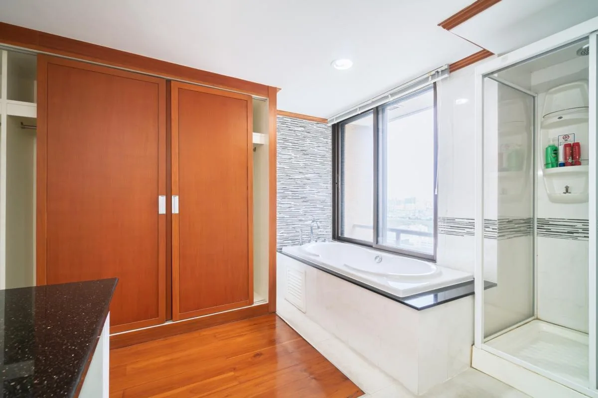 Property photos for Asoke Tower