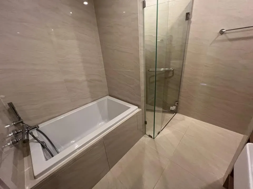 Property photos for Noble Form Thonglor