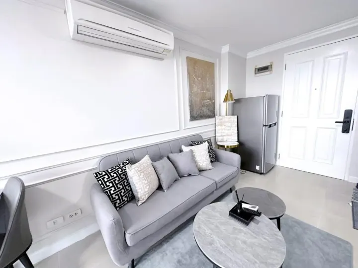 Property photos for The Clover Thonglor