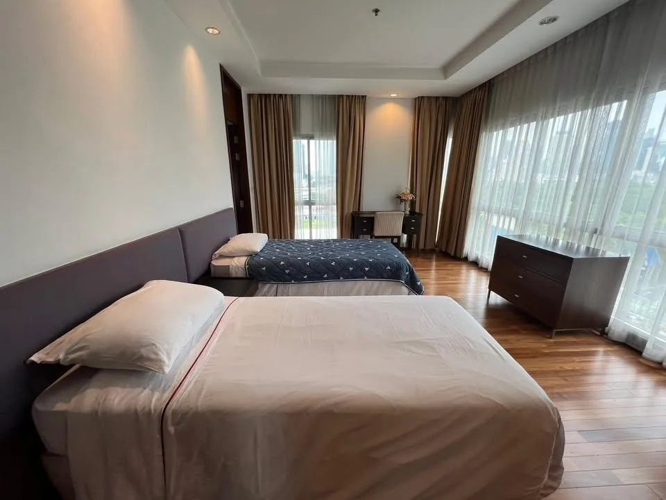 Property photos for Royal Residence Park