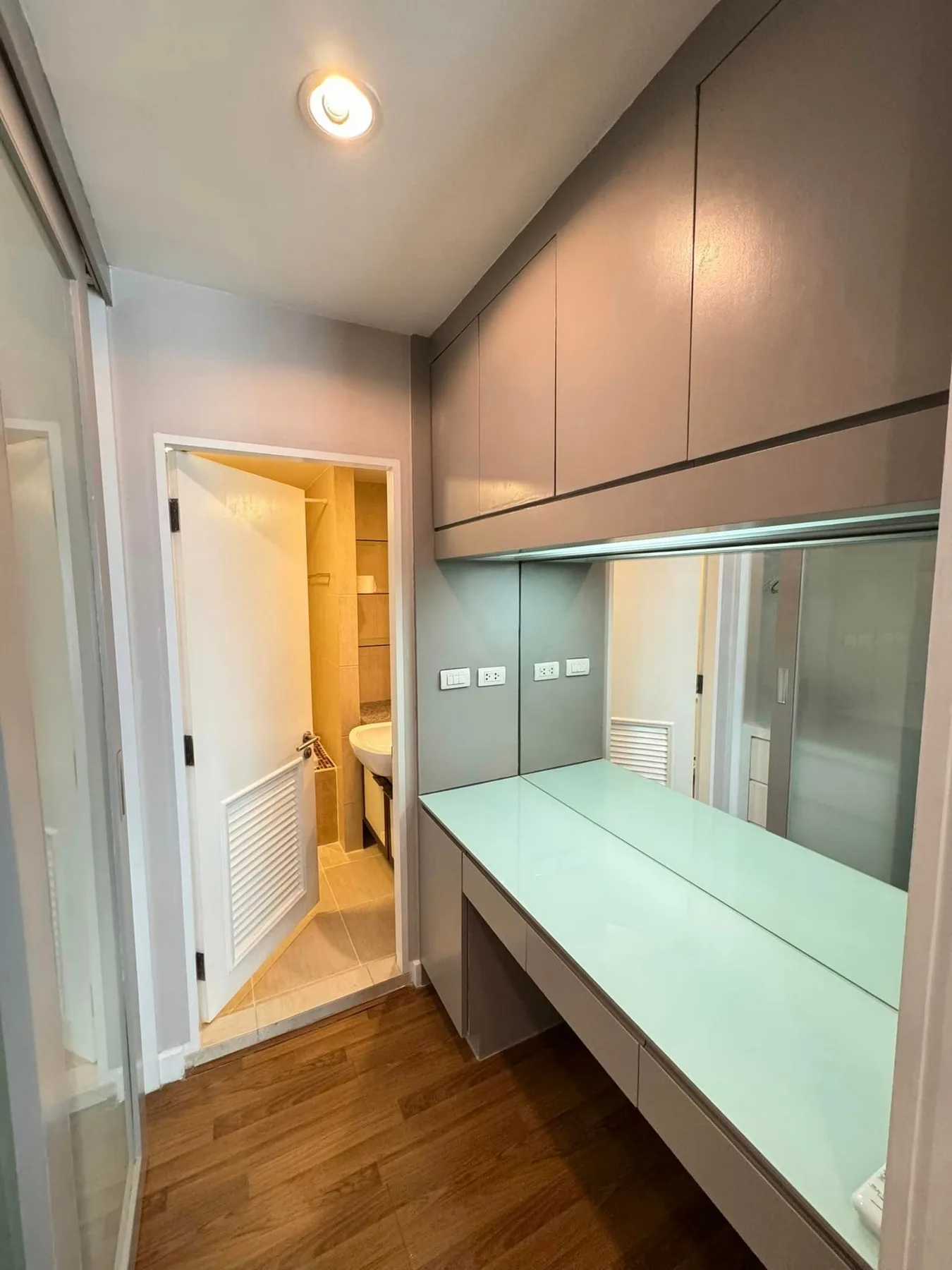 Property photos for The Clover Thonglor
