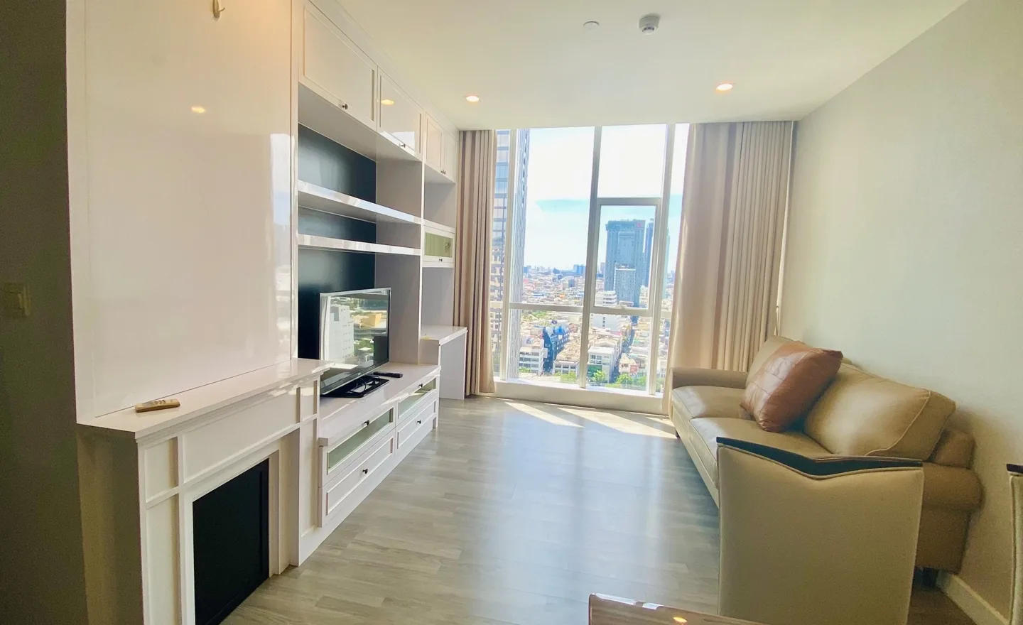 Property photos for The room Sathorn - TanonPun
