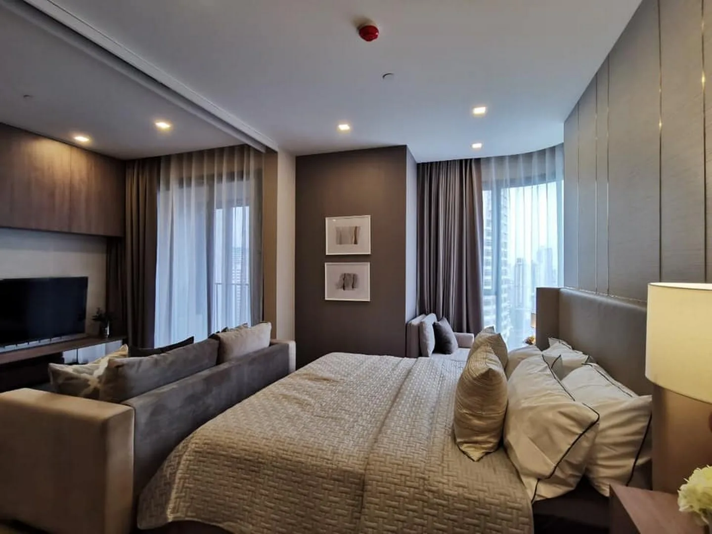 Property photos for Ashton Asoke