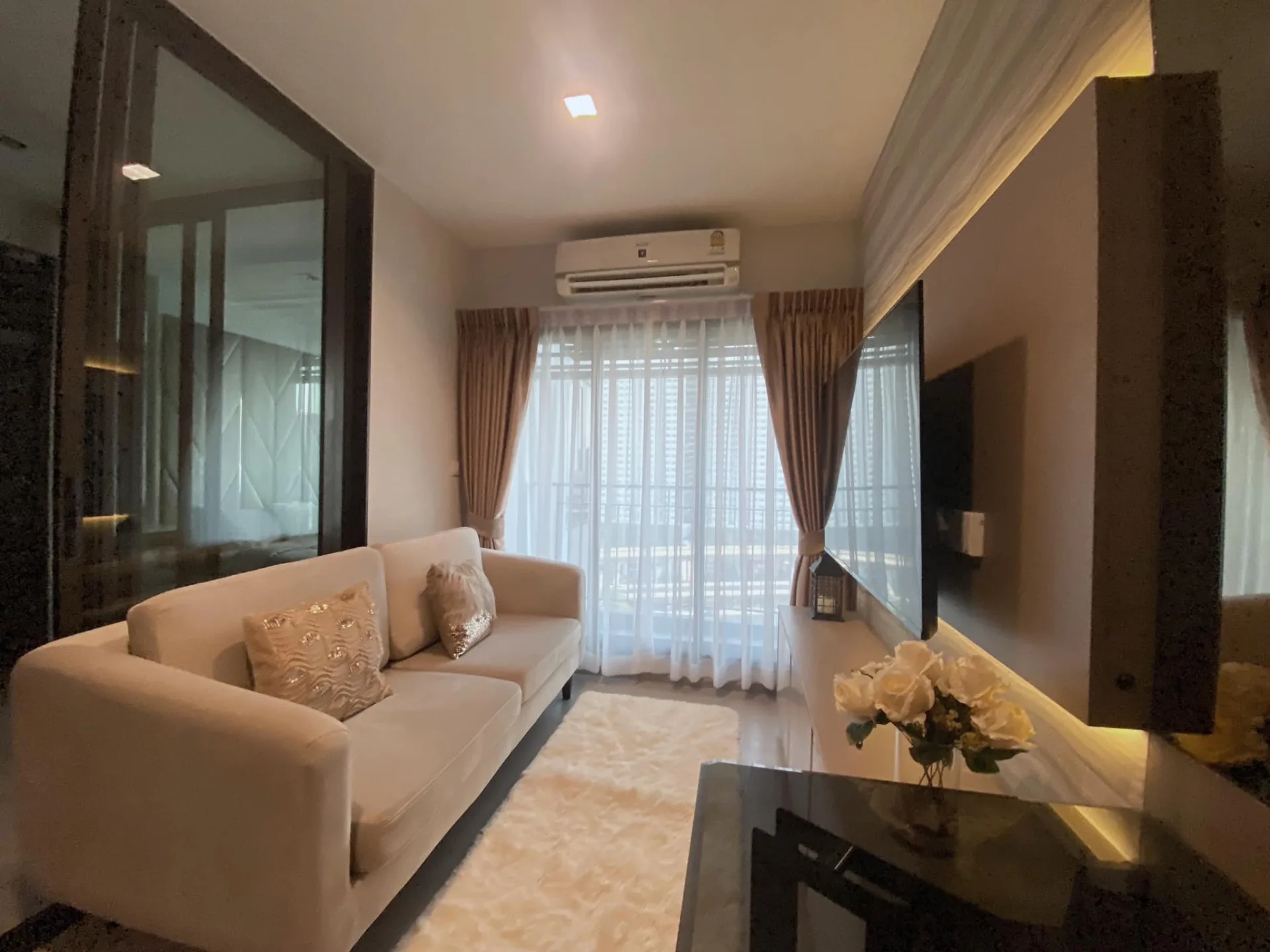 Property photos for Life Sathorn Sierra
