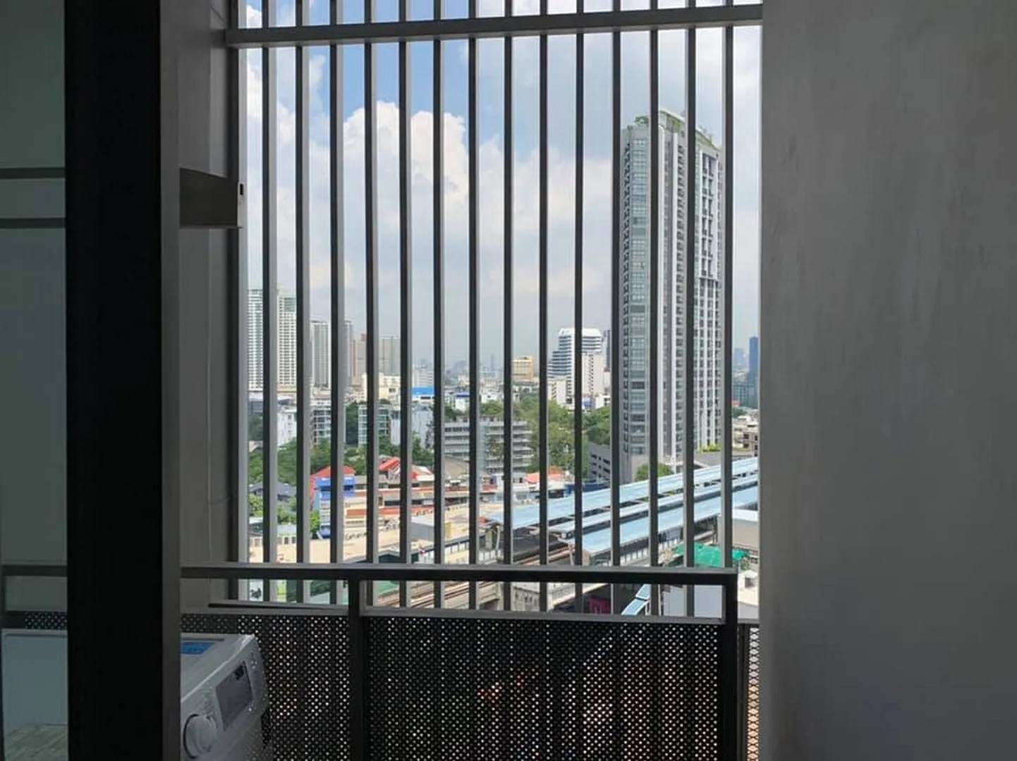 Property photos for The Room Sukhumvit 69