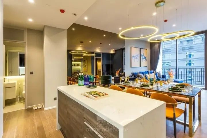 Property photos for Muniq Langsuan