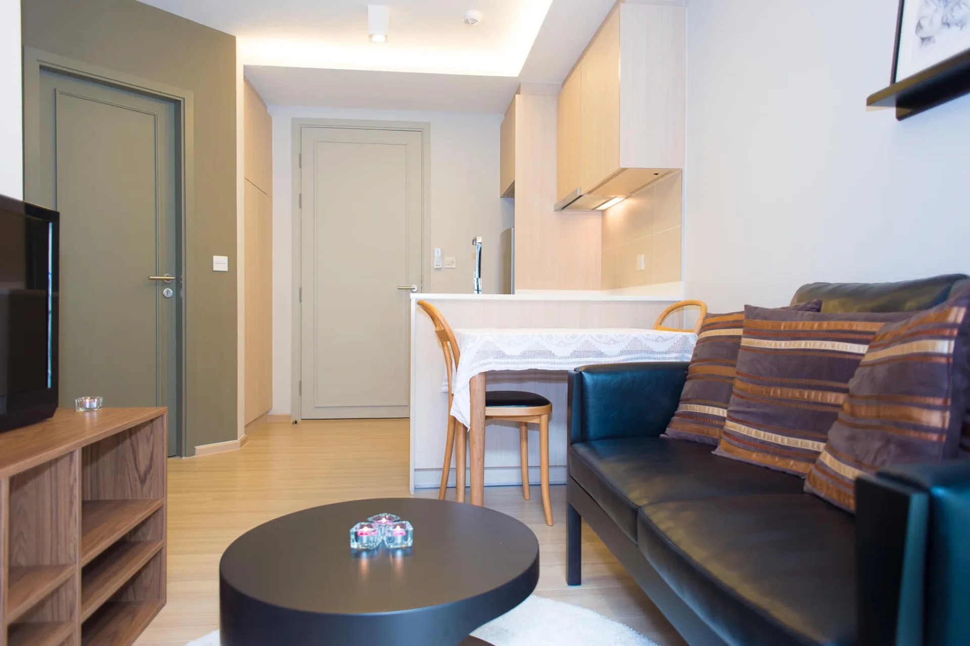 Property photos for Maestro 12