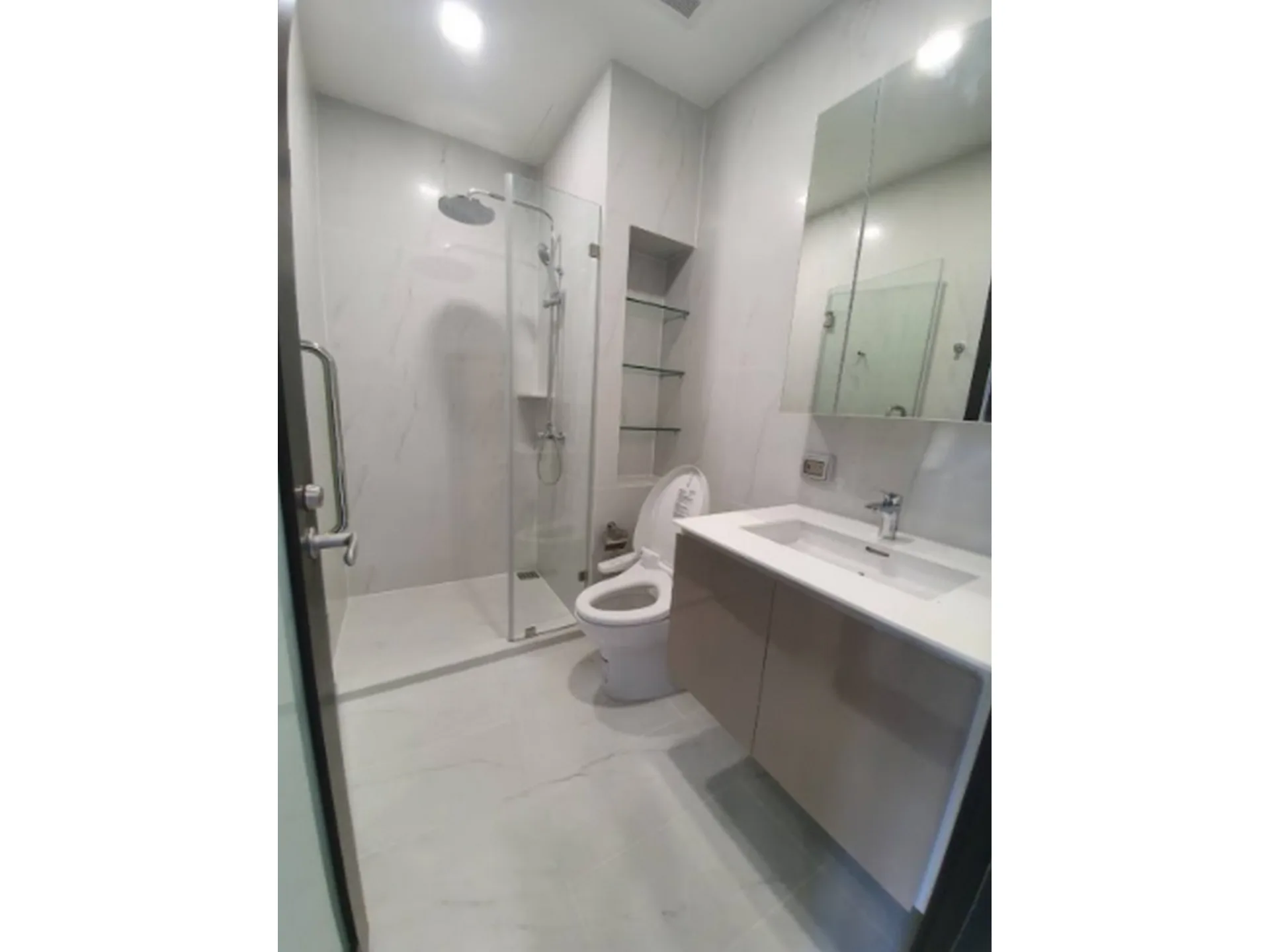 Property photos for Chewathai Residence Asoke