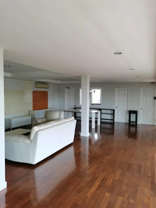 Property photos for Townhouse Sathu Pradit 55
