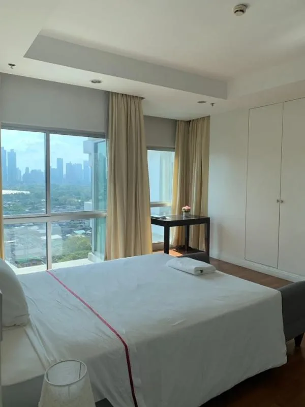 Property photos for Royal Residence Park